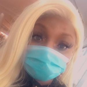 Meet your Posher, Simone